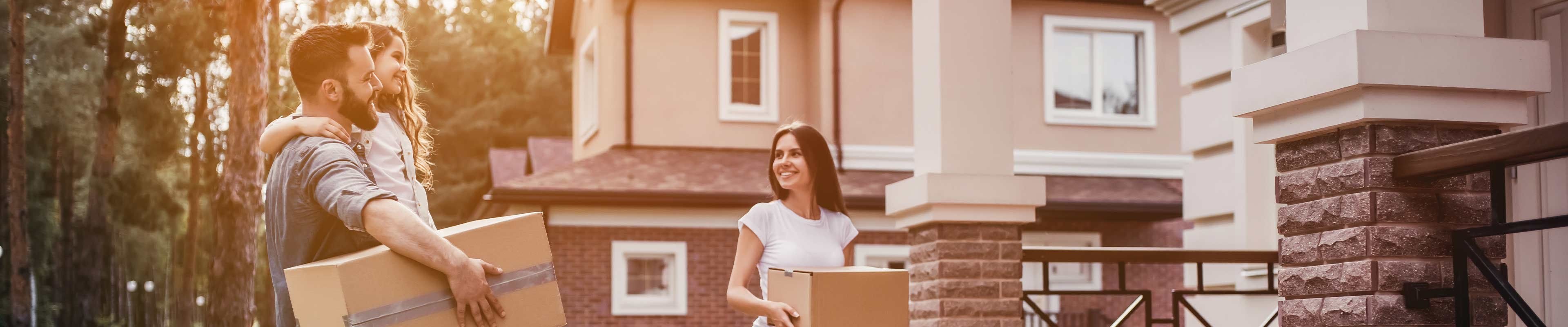 Family moving to a new home_first-time-homebuyer-Web