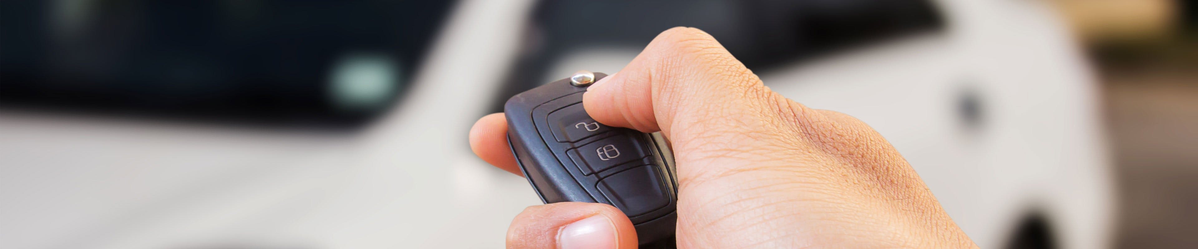 Using remote key to open car